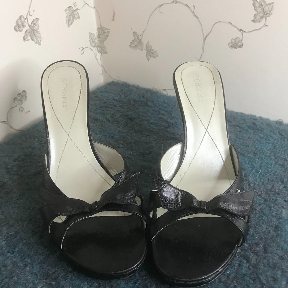 Vintage BCBG Girls Black Leather High Heel Sandals with Bow - Size 9.5